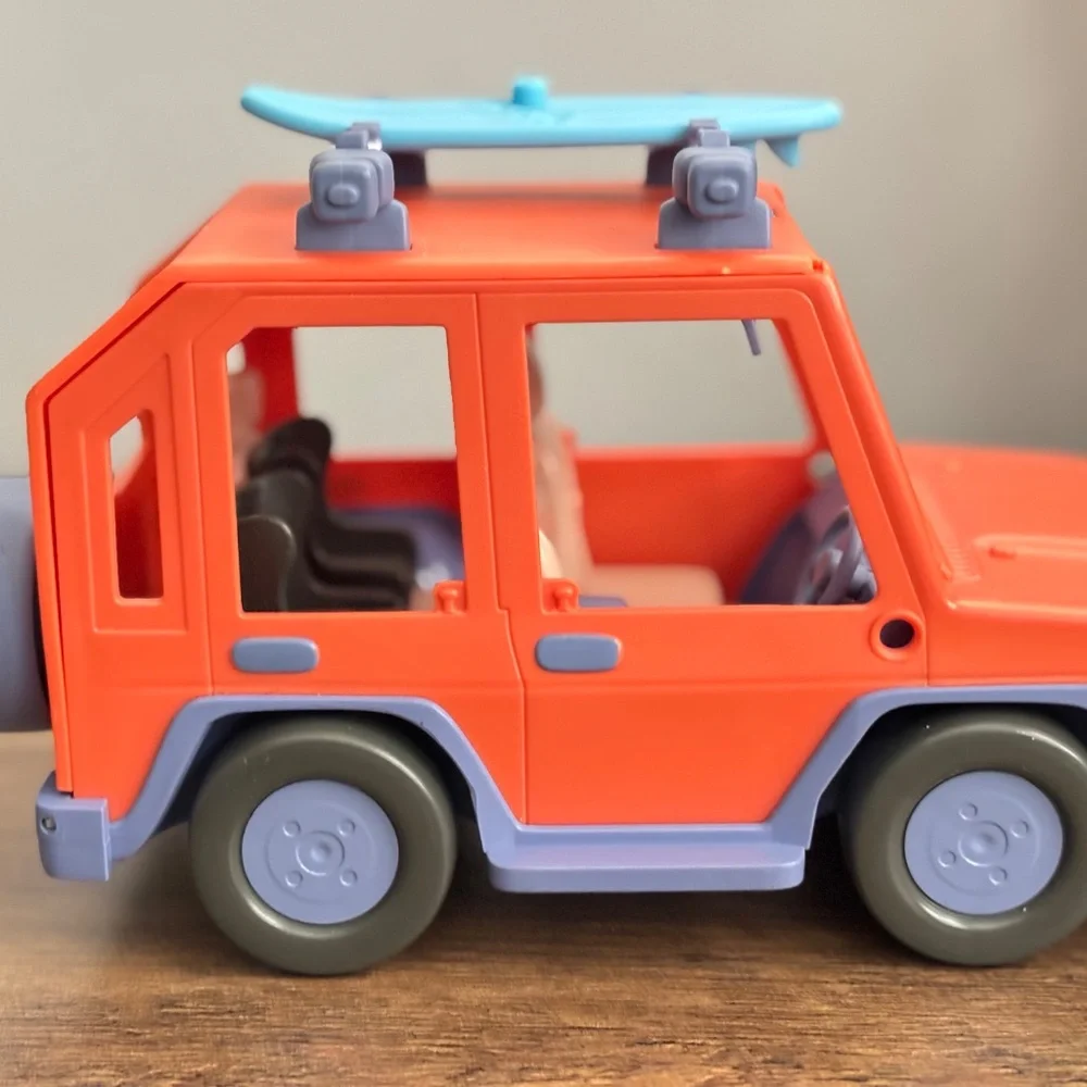 BLUEY HEELER 4WD FAMILY VEHICLE Orange Jeep Toy Car Van Blue Surfboard OPENS!
